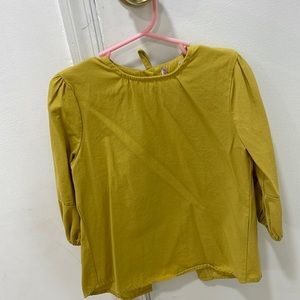 Yellow blouse Girls. Size 5T